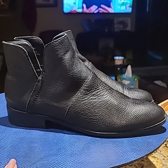 LUCKY BRAND Paramo Black Pebbled Leather Ankle Boots. Sz. 7.5.(#1396) - Picture 3 of 15